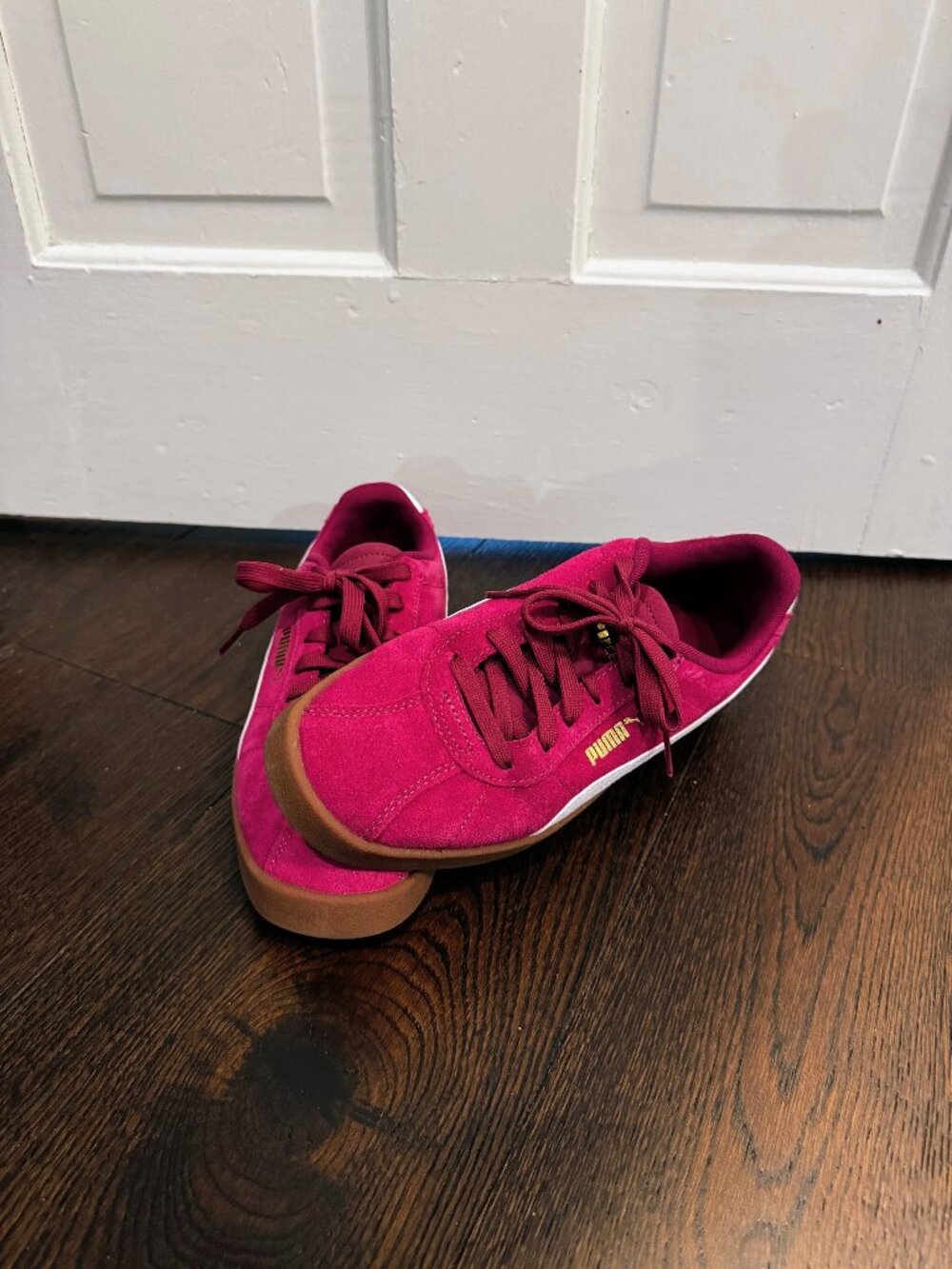 Puma Sneakers in Fuchsia - Size 8